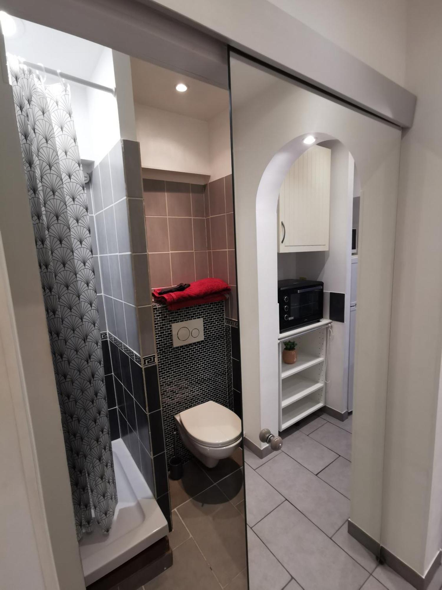Studio Et Stationnement Offert Centre Hyères Extérieur photo
